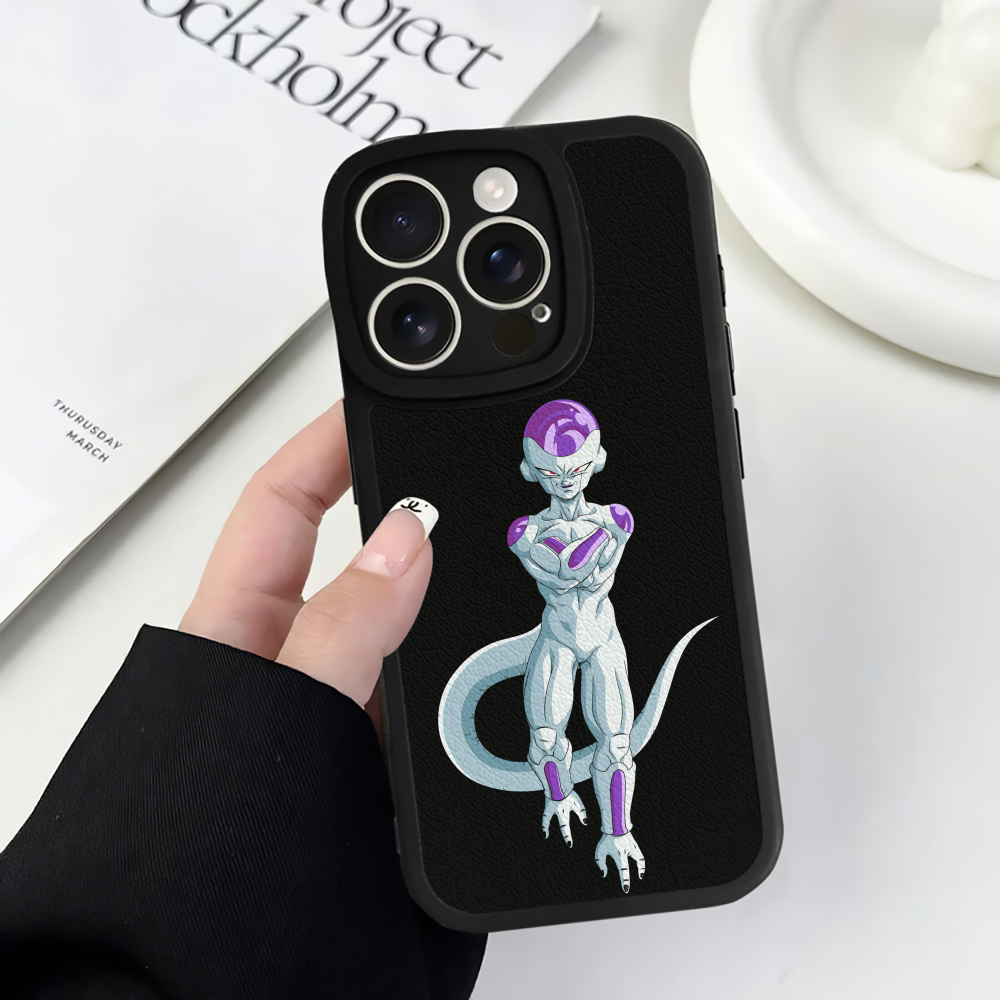 （画像用） ドラゴンボール フリーザ DRAGON BALL Frieza 【iPhone 16シリーズ対応】シリコンスマホケース（レザー調） 材質：シリコン